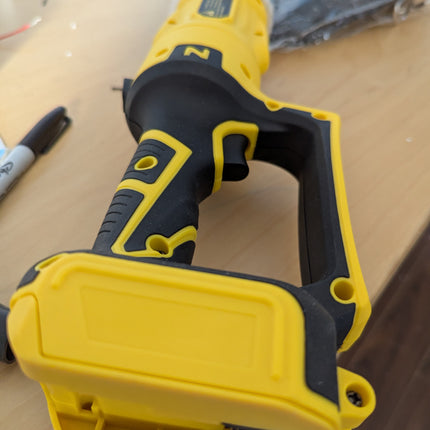 2-in-1 Electric Pole Pruning Shears Cordless Compatibility with DEWALT 20V MAX B