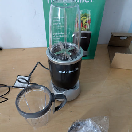 NutriBullet 600 Superfood Nutrition Extractor, Blender & Mixer System (8-Piece S