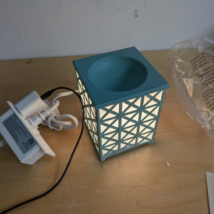 Scentsationals Candle Warmer, Wax Warmer, Thousand Kisses (Mint) https://a.co/d/