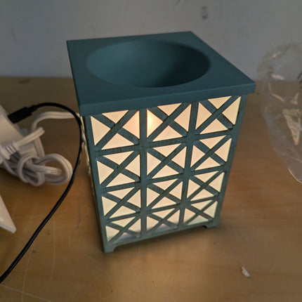 Scentsationals Candle Warmer, Wax Warmer, Thousand Kisses (Mint) https://a.co/d/