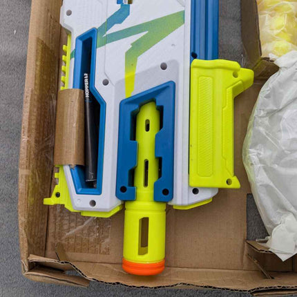 Hasbro Nerf Hyper Siege-50 Pump-Action Blaster, 40 Nerf Hyper Rounds, Eyewear, U