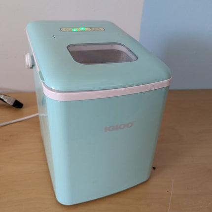 Igloo Automatic Self-Cleaning Portable Electric Countertop Ice Maker Machine wit