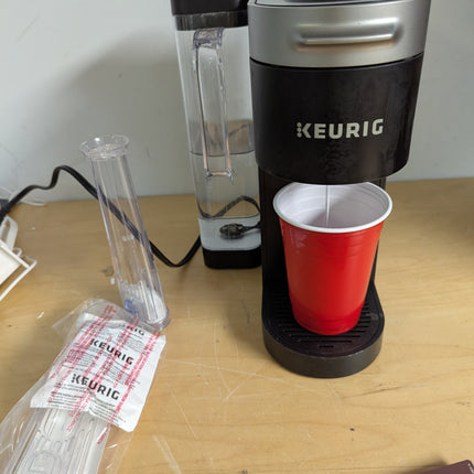(Used - fair) Keurig K-Supreme Single Serve K-Cup Pod Coffee Maker, With MultiSt