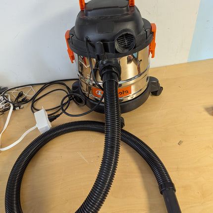 INCOMPLETE Kubota Wet/Dry Stainless Steel Vacuum Cleaner 4 Gallon (4 kg)