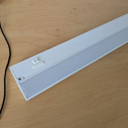 GETINLIGHT 48-inch 3 Color Levels LED Under Cabinet Lighting, Hardwired or Plugg