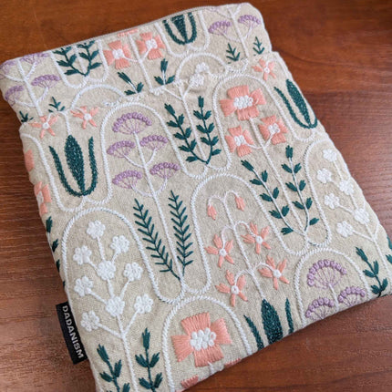 Embroidered Daisy Padded Sleeve for All-New Kindle Paperwhite, 7 Kindle Colorsof