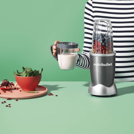 NutriBullet 600 Superfood Nutrition Extractor, Blender & Mixer System (8-Piece S