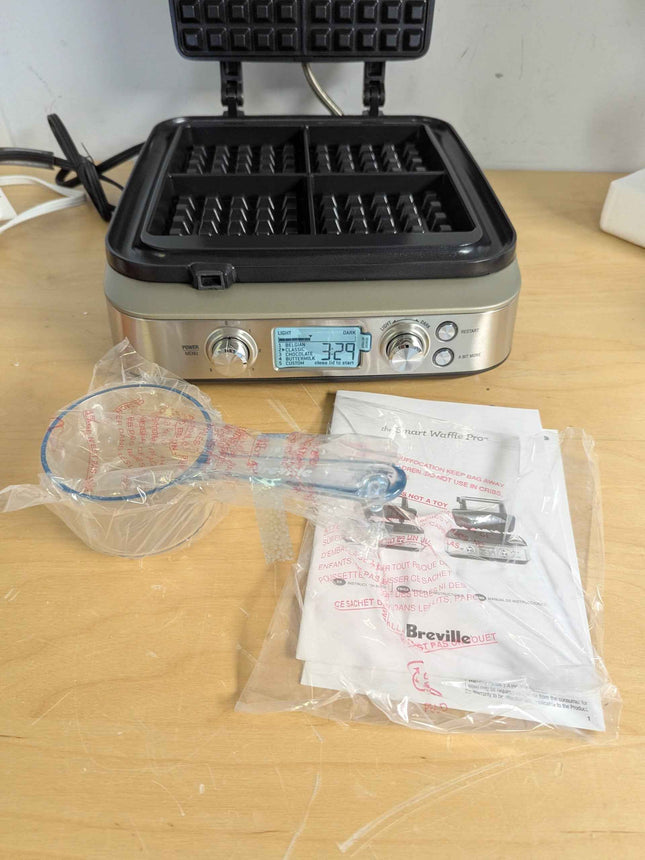 Breville BREBWM640XL 4 Slice Waffle Maker, silver