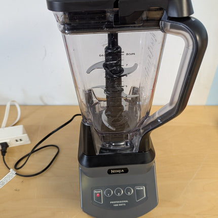 Ninja 1000 Watt High Powered 72 Ounce Durable Sleek Professional Blender, Black