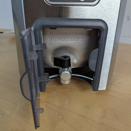 Actual unit: De'Longhi Livenza deep fryer without top lid