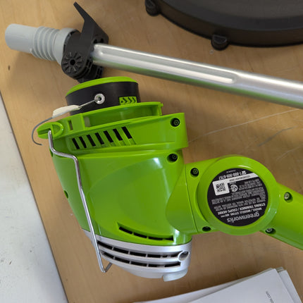 Greenworks STF305 spec plate: model STF305, 40V, 0.065 in nylon line