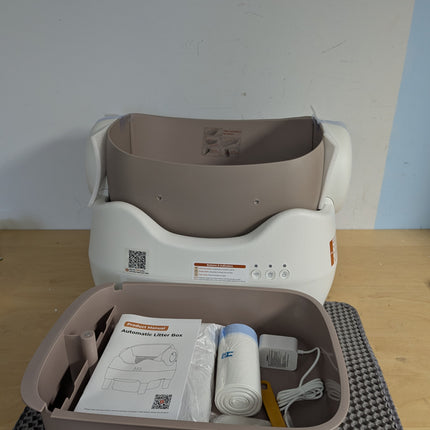 Actual unit: KITPLUS litter box with mat, bags & accessories
