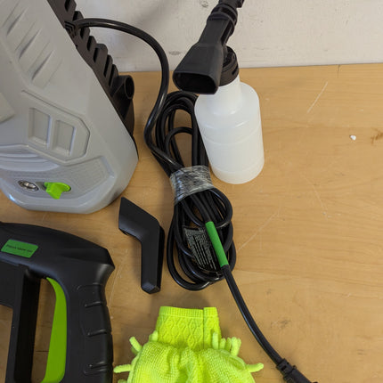 Actual unit: KVAOK W6 pressure washer and accessories