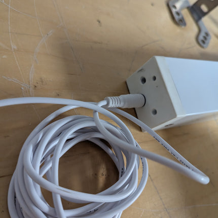 Actual unit: Olideauto window opener with remote and brackets
