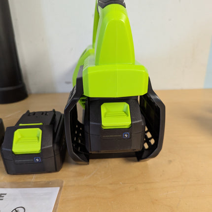 Actual unit: battery fitted in the STEELITE leaf blower