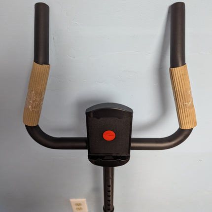 Actual unit: handlebar with cork-look grips and monitor