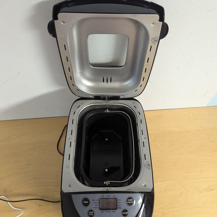 Actual unit: West Bend 47413 Hi-Rise bread maker