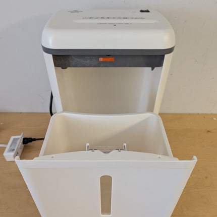 Actual unit: WOLVERINE SD9101 micro cut paper shredder